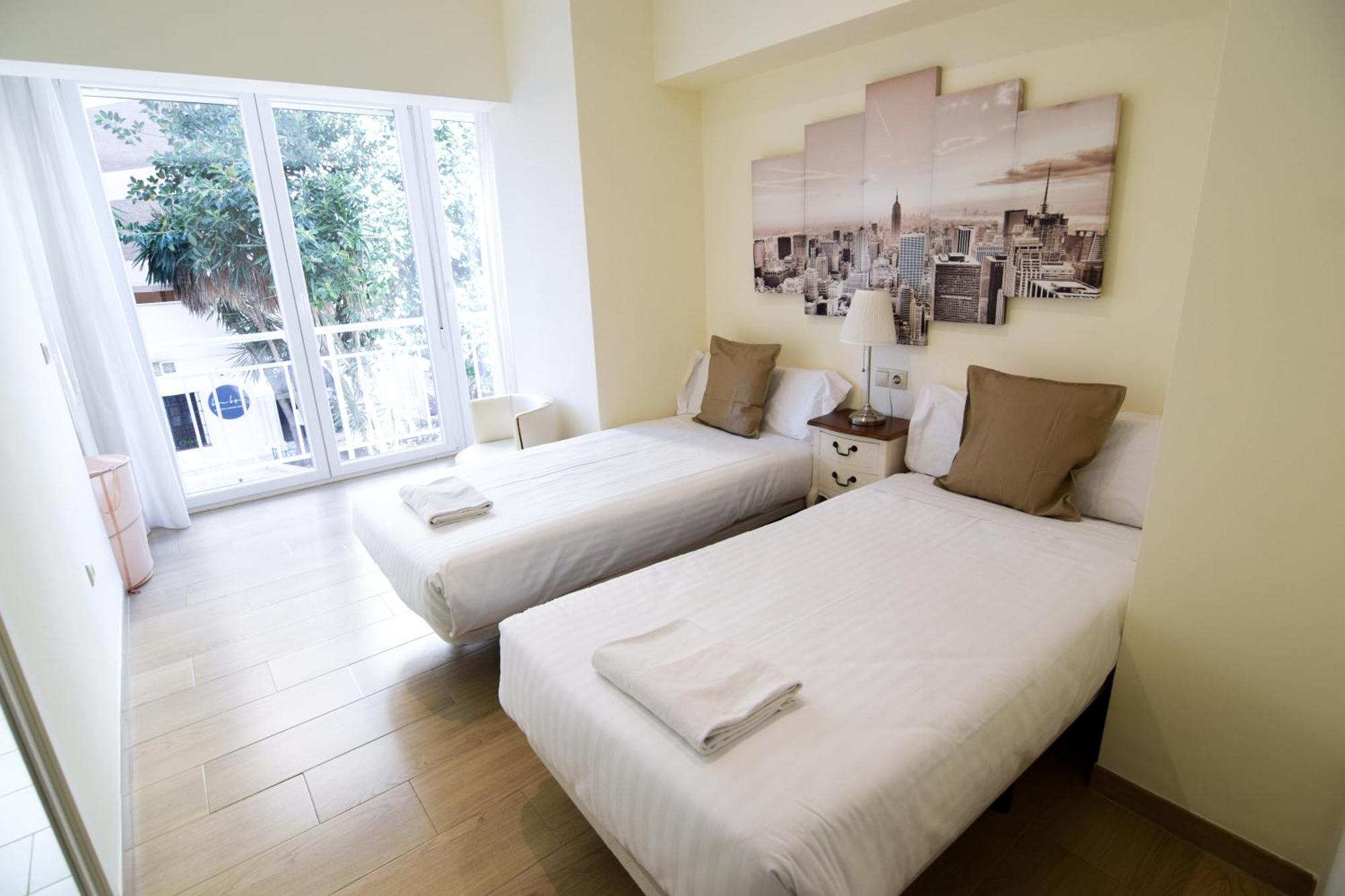 Апартаменты Malagueta Beachside Charm Малага Экстерьер фото